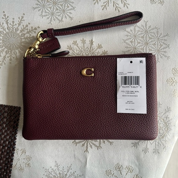Coach Handbags - Coach Essential  Wristlet Wallet